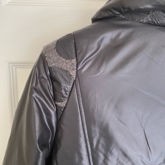 Tara Vao puffy Jacket - Picture 9 of 13